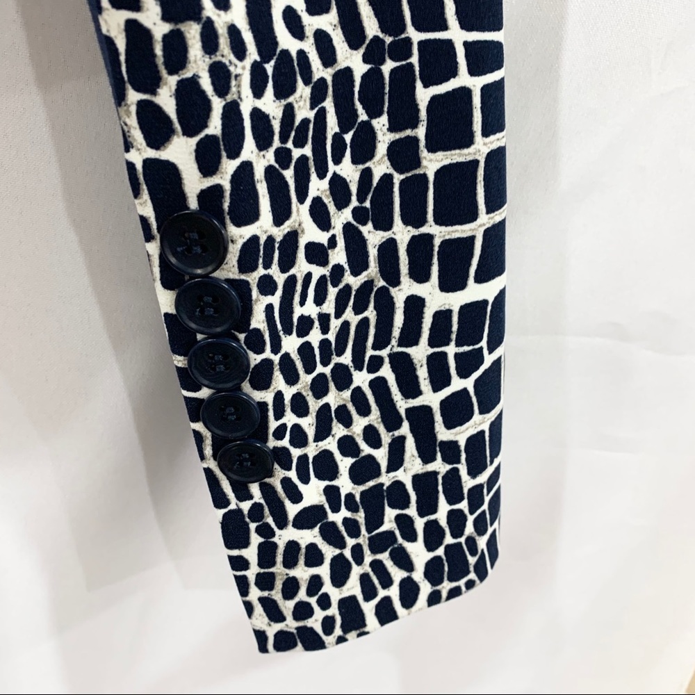 BCBG Super Chic Navy & White Blazer - Picture 4 of 6